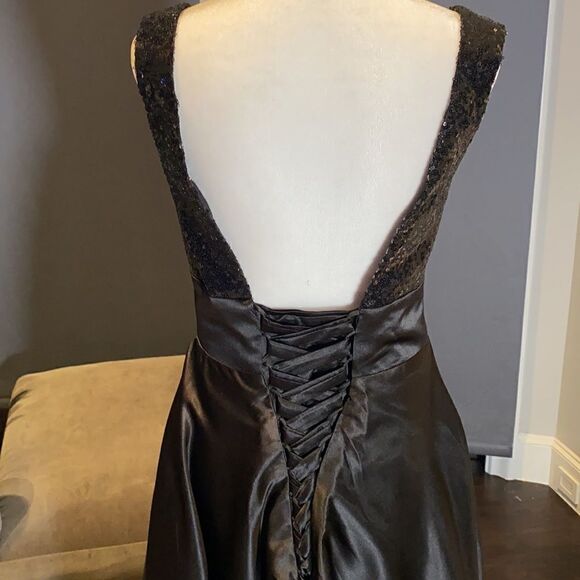 Women’s Black Full Length Sequined Bodice V-Neck Party Prom Dress Size 2 NWOT - Picture 5 of 11